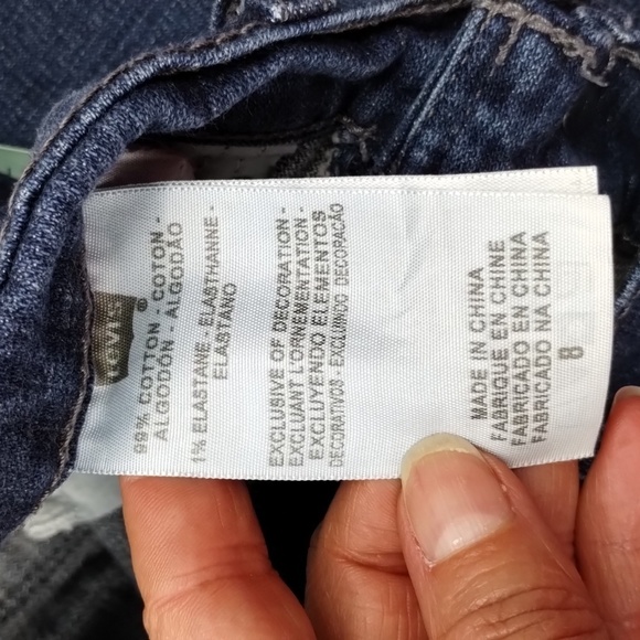 Women's Levi's Size 8 denim cropped jeans medium wash stretch - Picture 7 of 11